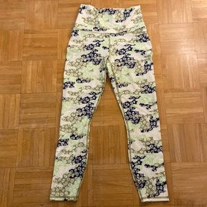 Fabletics Define High Waisted 7/8 Capri Leggings (S) green/blue